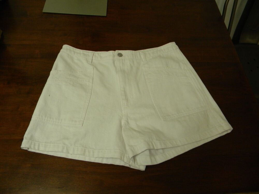 Harper Heritage Francesca's White Denim Shorts Sz 28 Patch Pockets NWT
